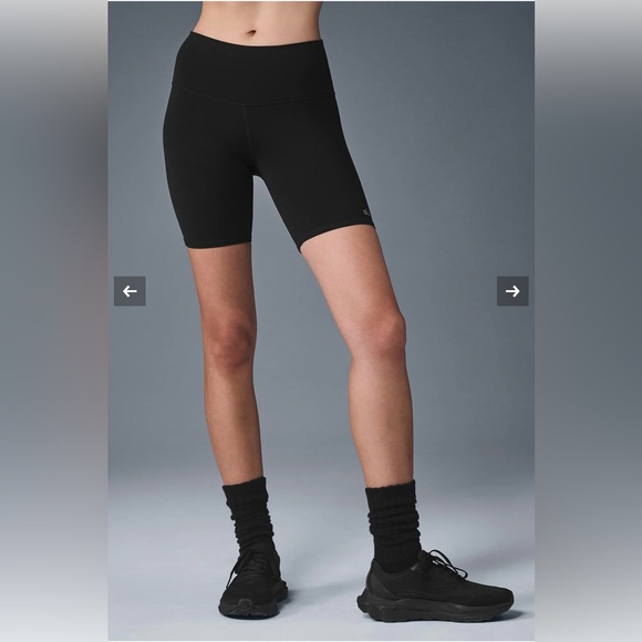 ALO Yoga Pants - Alo 7" High-Waist Biker Short